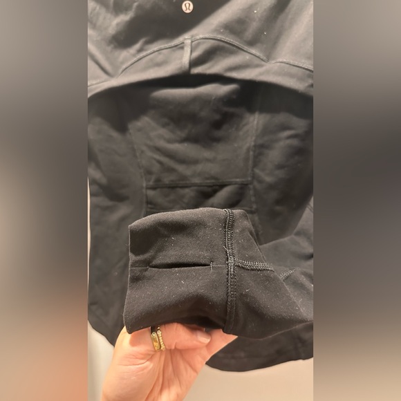 Lululemon Black Zip-up Jacket - Picture 4 of 4